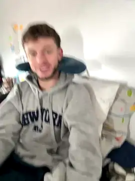 Snapshot of noah_red chatting on November 3, 2025, 3:15 pm noah red online show from November 3, 2025, 3:15 pm