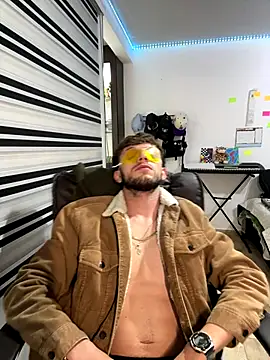 Snapshot of noah_red chatting on October 30, 2025, 1:37 am noah red online show from October 30, 2025, 1:37 am