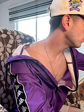 Snapshot of noah_red chatting on October 7, 2025, 2:18 pm noah red online show from October 7, 2025, 2:18 pm