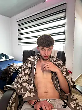 Snapshot of noah_red chatting on October 16, 2025, 3:42 pm noah red online show from October 16, 2025, 3:42 pm