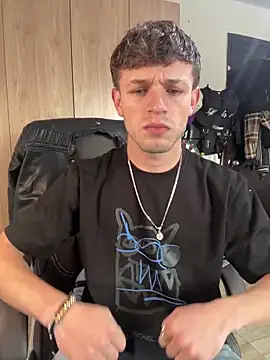 Snapshot of noah_red chatting on October 8, 2025, 7:47 pm noah red online show from October 8, 2025, 7:47 pm