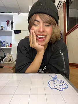 Snapshot of Eva_Feller69 chatting on April 21, 2026, 2:51 am Eva Feller69 online show from April 21, 2026, 2:51 am