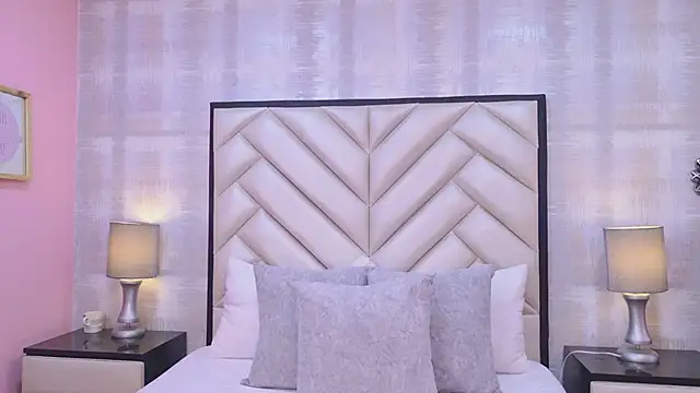 CristalShayy online show from February 16, 2026, 12:04 pm