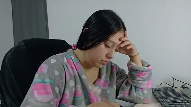 Snapshot of KOREN_JALAA chatting on June 4, 2026, 5:17 pm KOREN JALAA online show from June 4, 2026, 5:17 pm