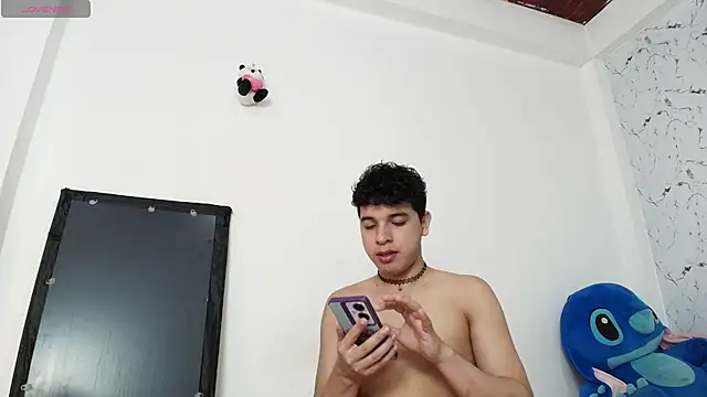 Snapshot of Dominic_king7 chatting on November 9, 2025, 3:21 am Dominic king7 online show from November 9, 2025, 3:21 am