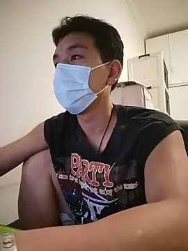 xqcbb 10 online show from October 7, 2025, 3:24 pm