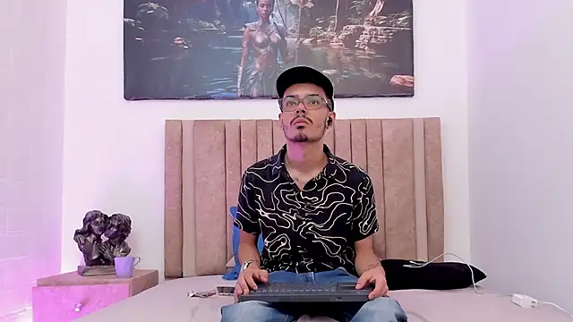 Timothe Evans online show from December 4, 2025, 3:49 am