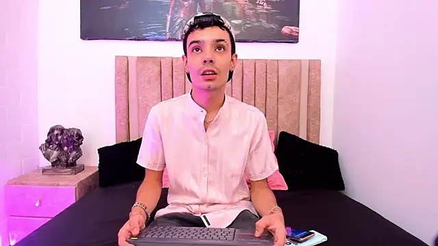 Timothe Evans online show from November 15, 2025, 8:35 pm