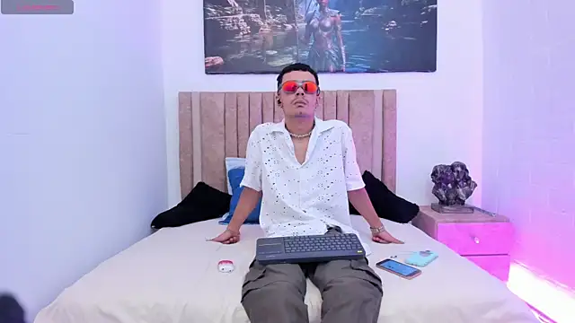 Timothe Evans online show from November 18, 2025, 7:28 pm