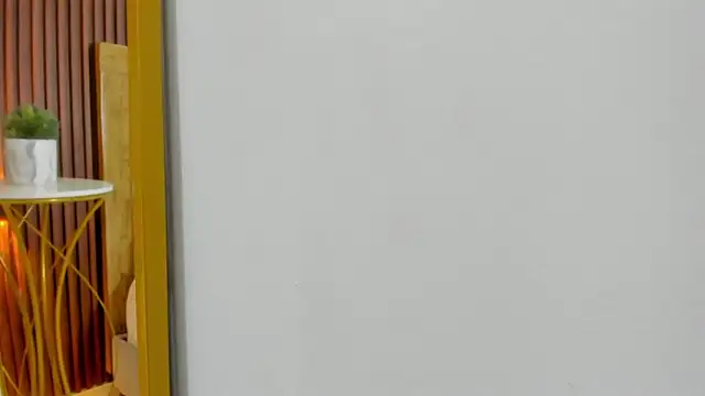 Snapshot of kaitt_ chatting on December 15, 2025, 12:33 pm kaitt online show from December 15, 2025, 12:33 pm