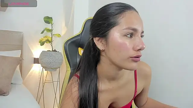 Snapshot of kaitt_ chatting on October 25, 2025, 12:50 pm kaitt online show from October 25, 2025, 12:50 pm