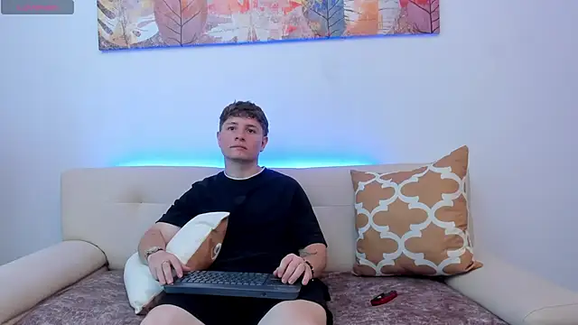 Leoo Miller online show from October 9, 2025, 8:53 pm