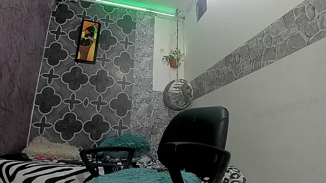 sexyboys cutex18 online show from February 22, 2026, 4:59 am