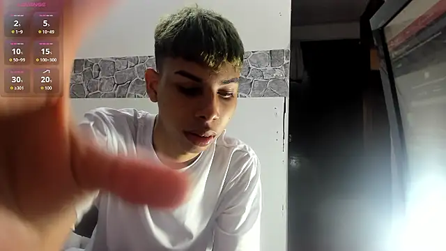 sexyboys cutex18 online show from January 18, 2026, 8:23 pm