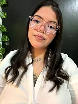 Snapshot of GabrielleMarsh1 chatting on December 20, 2025, 4:15 am GabrielleMarsh1 online show from December 20, 2025, 4:15 am