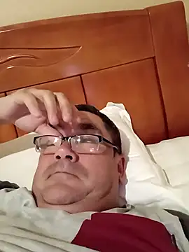 Snapshot of Alfred_00000 chatting on October 10, 2025, 11:44 am Alfred 00000 online show from October 10, 2025, 11:44 am