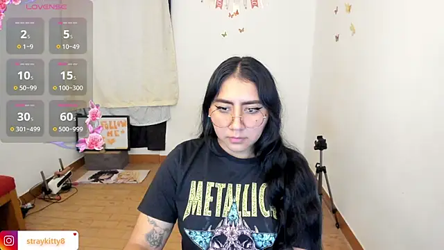 Snapshot of LoveLyy- chatting on March 11, 2026, 8:58 pm LoveLyy- online show from March 11, 2026, 8:58 pm