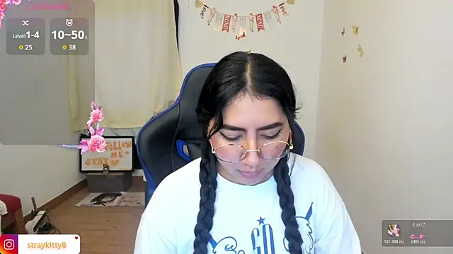 Snapshot of LoveLyy- chatting on March 27, 2026, 3:46 pm LoveLyy- online show from March 27, 2026, 3:46 pm