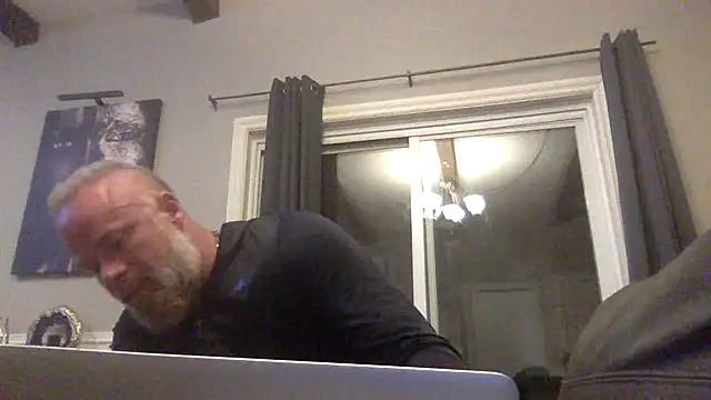 Muscledick40 online show from April 17, 2026, 2:14 am