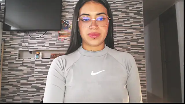 Carla Bennett   online show from October 6, 2025, 11:55 am