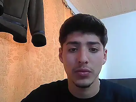JULIANGREY online show from October 5, 2025, 8:32 pm