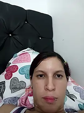 Snapshot of Mariana08andDiego chatting on November 20, 2025, 1:28 am Mariana08andDiego online show from November 20, 2025, 1:28 am