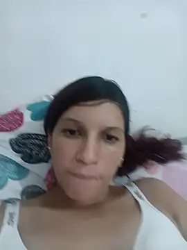 Snapshot of Mariana08andDiego chatting on November 26, 2025, 2:11 am Mariana08andDiego online show from November 26, 2025, 2:11 am