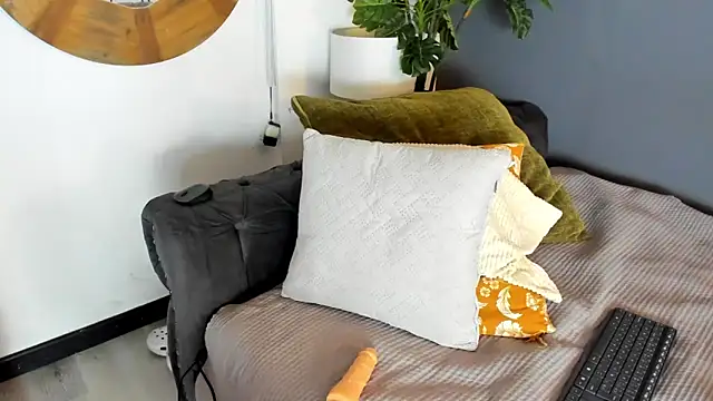 Snapshot of frodita_dream chatting on December 15, 2025, 8:14 pm frodita dream online show from December 15, 2025, 8:14 pm