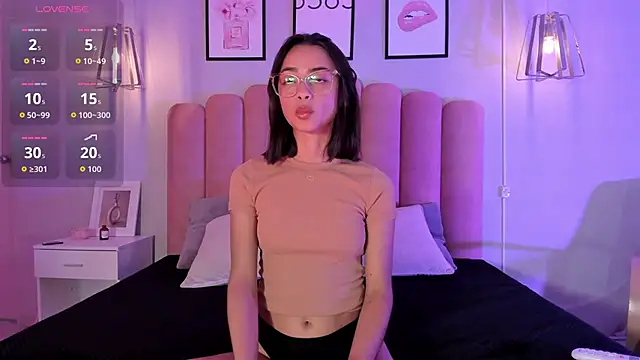 lena martinn online show from May 6, 2026, 7:51 pm