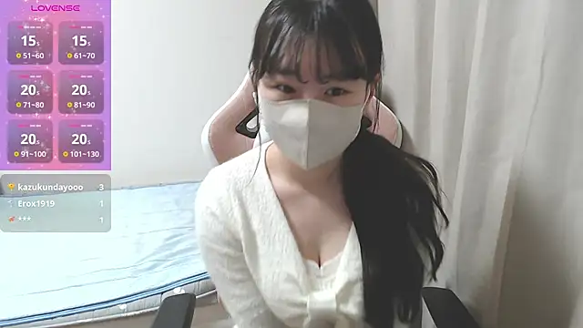 Snapshot of hinako08 chatting on October 19, 2025, 4:37 am hinako08 online show from October 19, 2025, 4:37 am