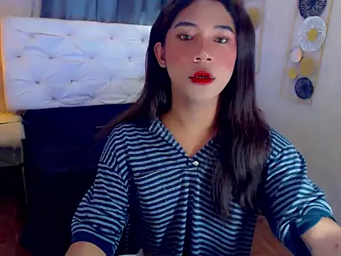 Snapshot of Seductive_nathalie chatting on November 18, 2025, 3:54 am Seductive nathalie online show from November 18, 2025, 3:54 am