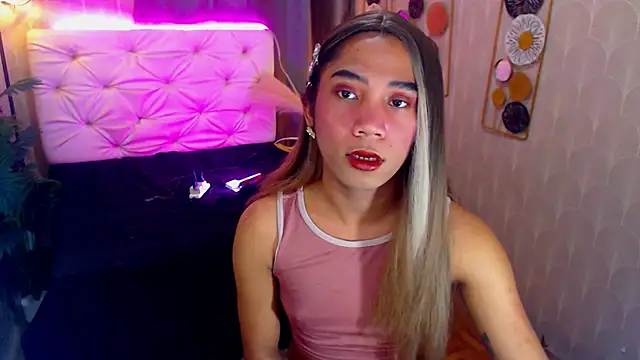 Snapshot of Seductive_nathalie chatting on October 17, 2025, 3:14 pm Seductive nathalie online show from October 17, 2025, 3:14 pm