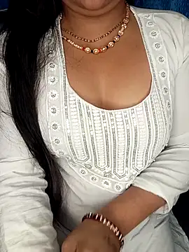 Snapshot of Rashmi_011 chatting on March 28, 2026, 1:34 pm Rashmi 011 online show from March 28, 2026, 1:34 pm