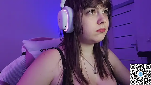 KristiBloom online show from December 18, 2025, 8:56 pm