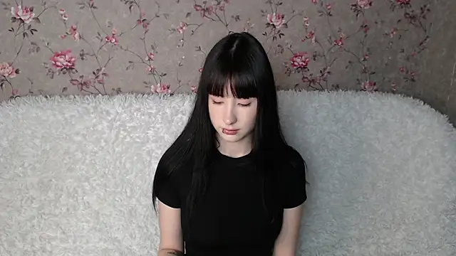 NaemiiBlush online show from May 9, 2026, 3:15 pm