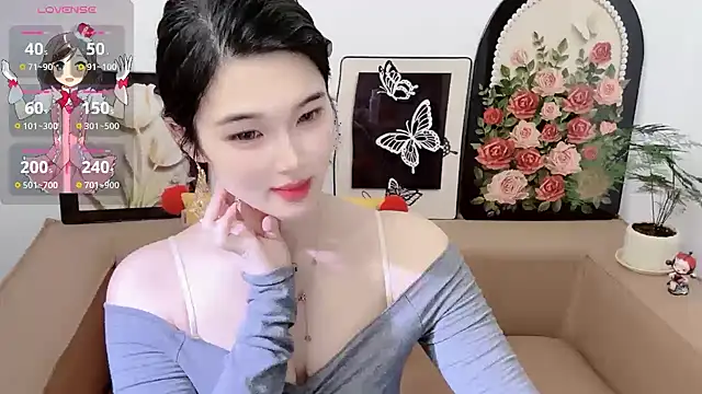 Snapshot of T-TeaR chatting on June 18, 2026, 1:59 am T-TeaR online show from June 18, 2026, 1:59 am