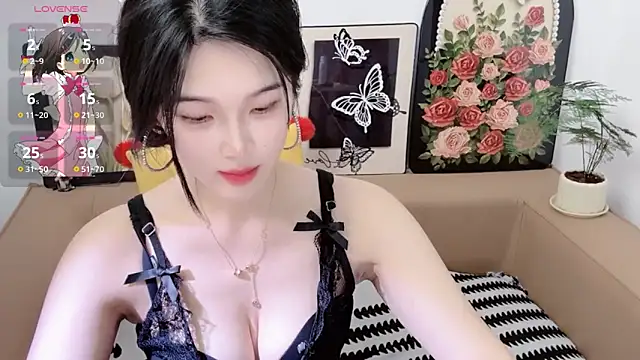 Snapshot of T-TeaR chatting on June 14, 2026, 2:08 am T-TeaR online show from June 14, 2026, 2:08 am