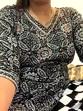 bindiyarani01 online show from November 1, 2025, 9:25 am