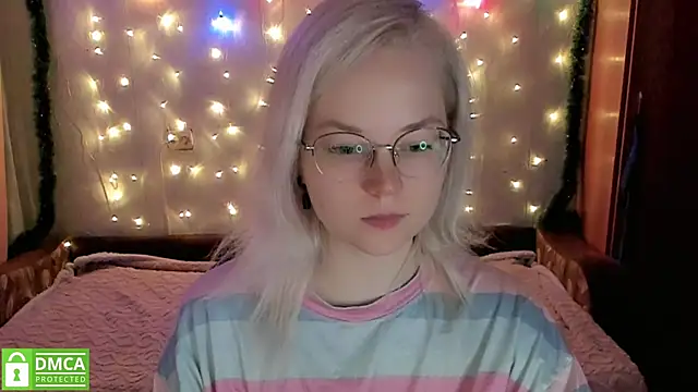 Snapshot of HoneyDazzle chatting on November 27, 2025, 8:09 pm HoneyDazzle online show from November 27, 2025, 8:09 pm