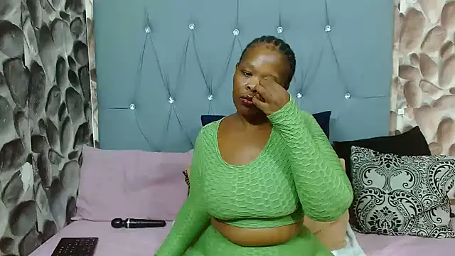 Snapshot of Bigboobsbooty chatting on March 12, 2026, 7:29 pm Bigboobsbooty online show from March 12, 2026, 7:29 pm