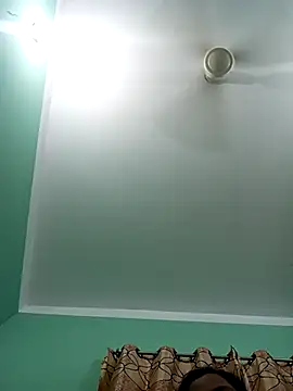 daisy-03 online show from October 15, 2025, 2:47 pm