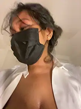 Monica  Bellucci   online show from April 3, 2026, 4:02 pm