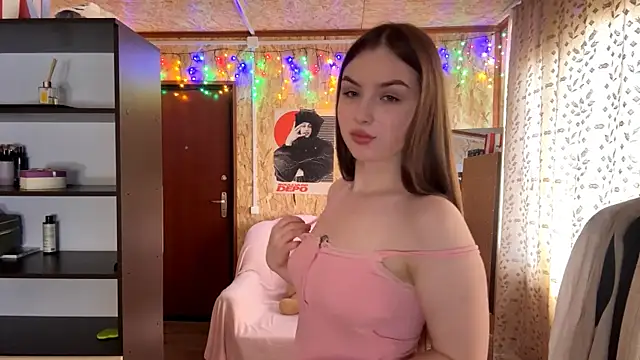 RinaModel online show from April 6, 2026, 8:15 am