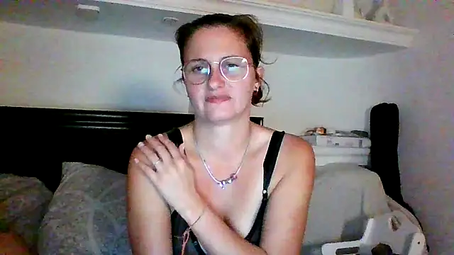 xcrazzycat online show from October 20, 2025, 9:26 pm