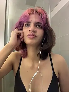 Snapshot of sukulaurens chatting on December 2, 2025, 5:31 am sukulaurens online show from December 2, 2025, 5:31 am