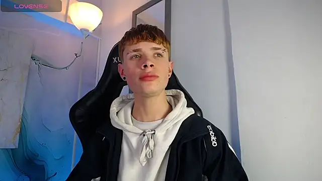 Snapshot of JackFrosst chatting on March 31, 2026, 1:35 pm JackFrosst online show from March 31, 2026, 1:35 pm