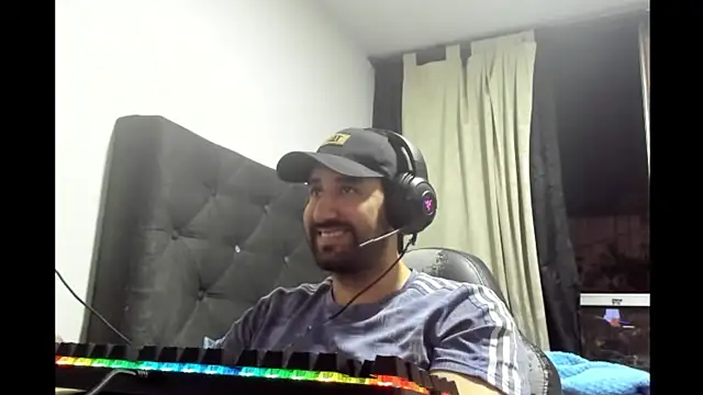 coolfriki online show from May 2, 2026, 1:22 am