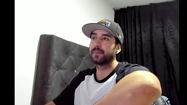 Snapshot of coolfriki chatting on October 29, 2025, 5:39 am coolfriki online show from October 29, 2025, 5:39 am