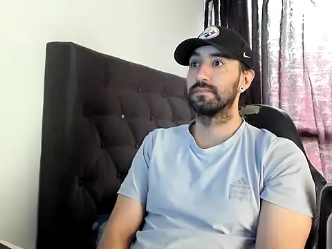 Snapshot of coolfriki chatting on October 11, 2025, 6:20 pm coolfriki online show from October 11, 2025, 6:20 pm