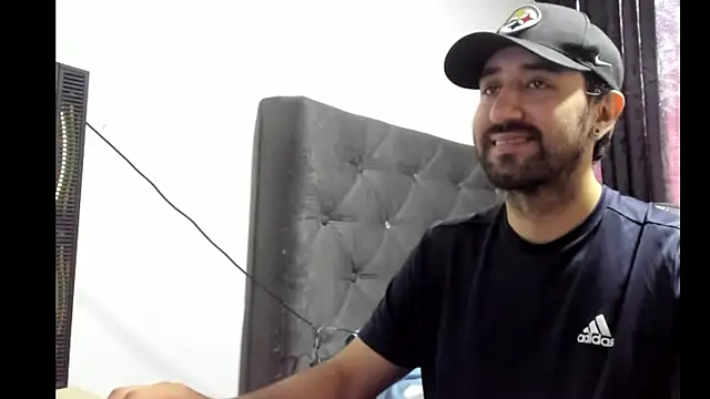 Snapshot of coolfriki chatting on November 1, 2025, 2:55 pm coolfriki online show from November 1, 2025, 2:55 pm